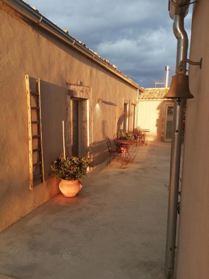 Casa Giufa B&B К'ярамонте-Гульфі Екстер'єр фото