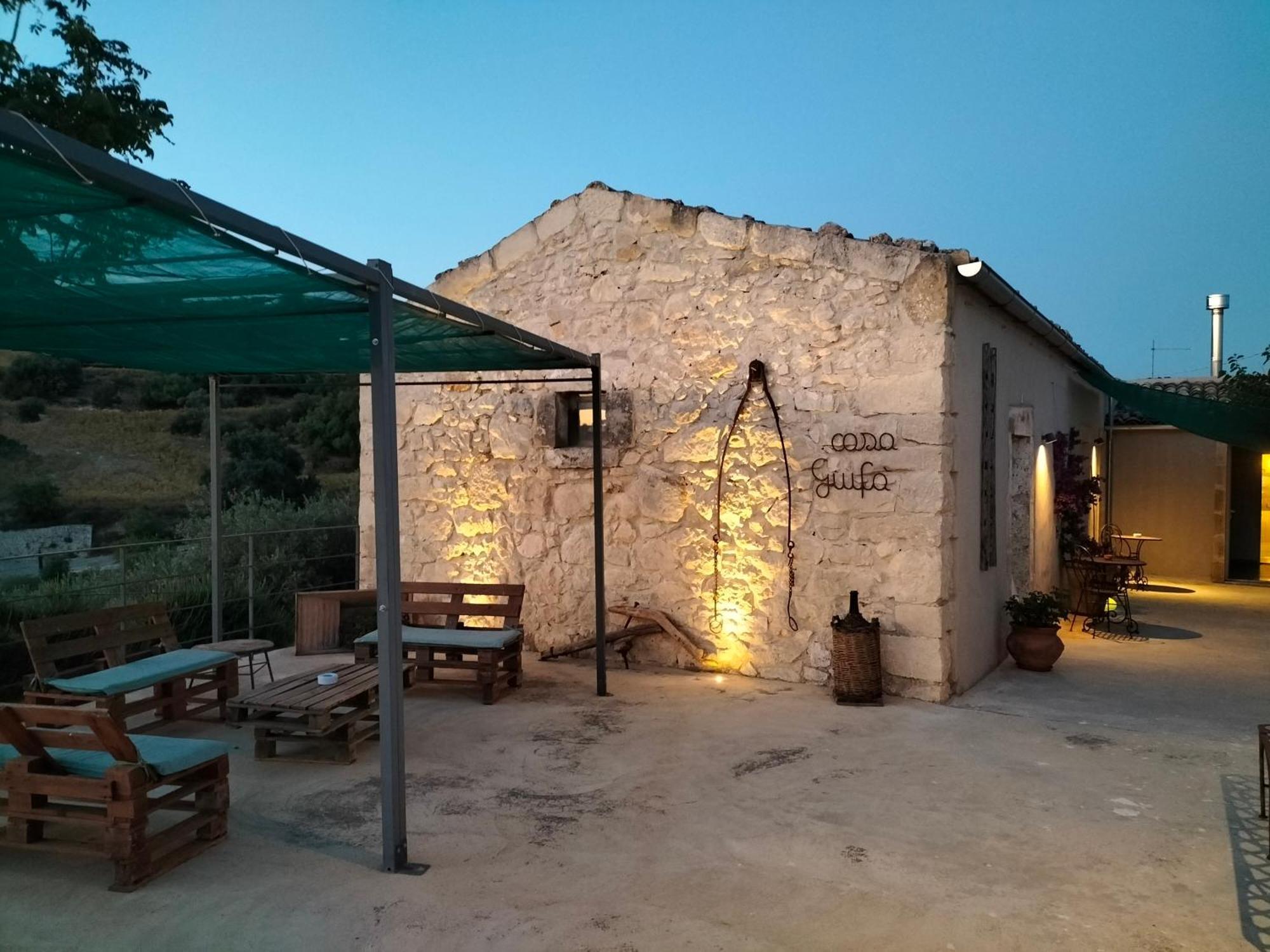 Casa Giufa B&B К'ярамонте-Гульфі Екстер'єр фото